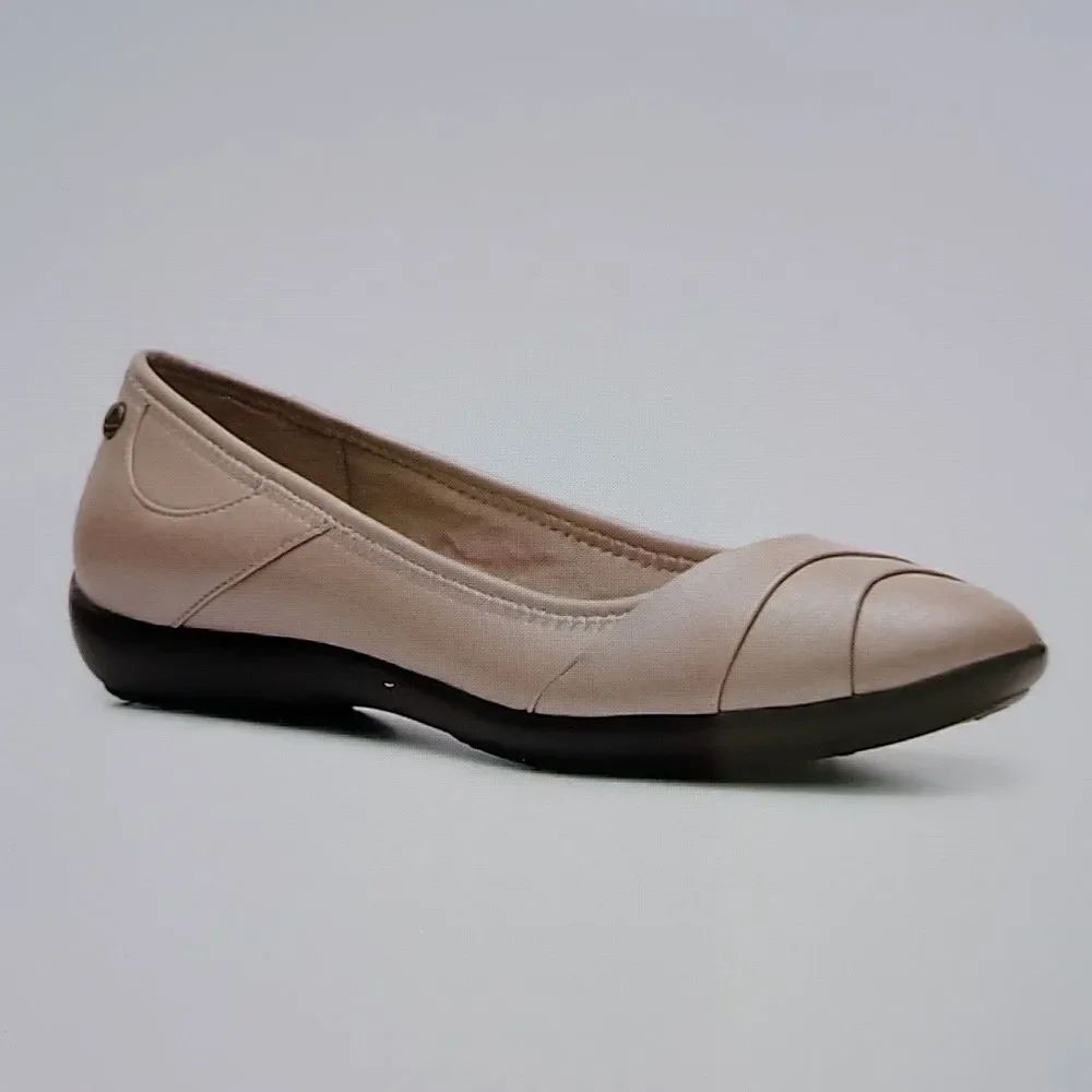 LIFE STRIDE SOFT SYSTEM FLEX  COMFOR ROUND TOE SLIP-ON WOMEN"S LEATHER FLAT